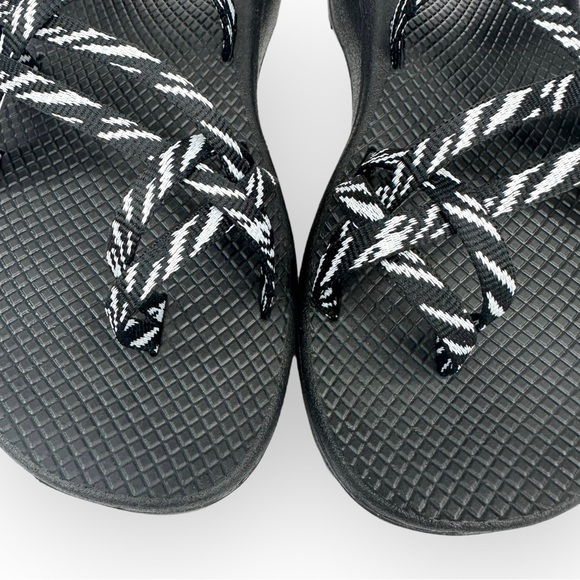 NWT Chaco ZCLOUD X2 black white sandals comfort strappy crisscross toe loop sz 9 - Picture 5 of 13